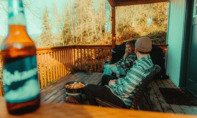 Arlington Cabin | Modern PNW cabin surrounded in wooded forest with a private pond