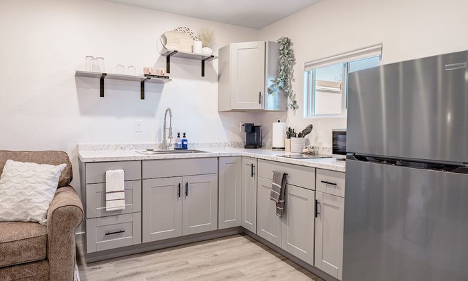 Cottonwood-Verde Village Apartment | Dog-friendly studio with kitchenette, enclosed backyard, central AC, free WiFi