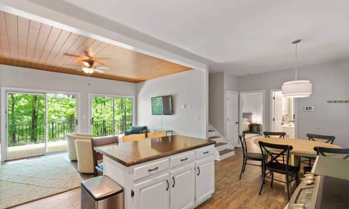 Westminster House | Lakeside Retreat - 4BR/4BA Home