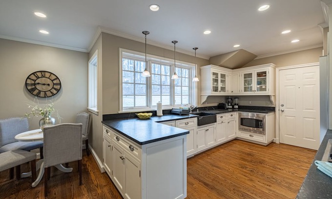 Bethesda House | LUX Gorgeous entire Home in Bethesda