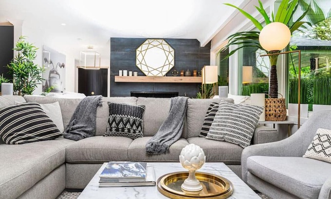 Etobicoke House | Super Lux Designer Co-Living, Hot Tub, Movie Theatre, Tesla Charger, Fireplaces