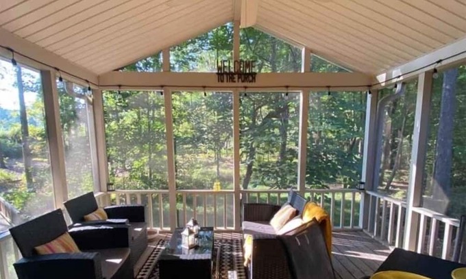 Conestee House | B5 Homes- Discover your vacation Haven in Greenville SC