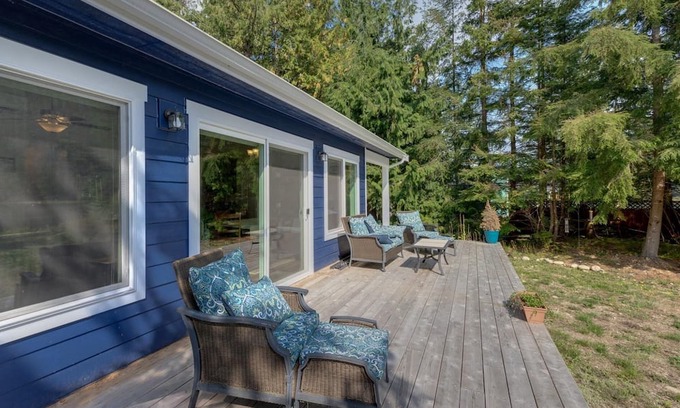 Maple Falls House | Mt. Baker Lodging Cabin 47 - Sleeps 6!