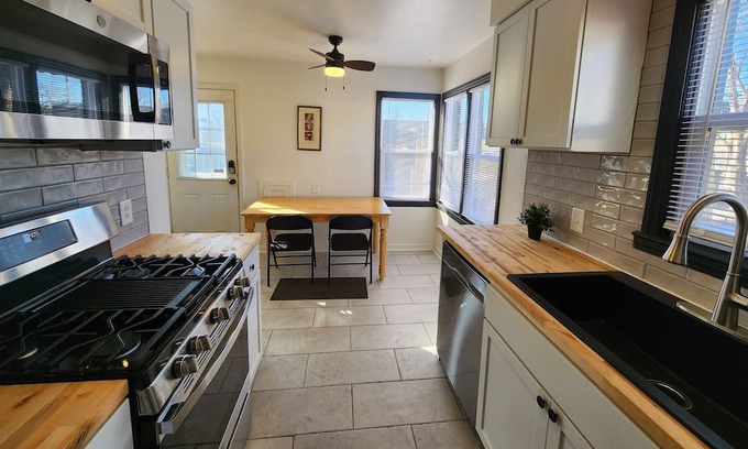 Wauwatosa House | Wauwatosa Cape Cod centrally located!