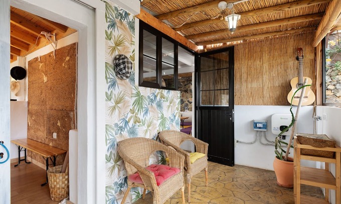 Tabayesco Apartment | Vacation Apartment 'Eco Casa Tierra' with Sea View, Private Pool and Wi-Fi