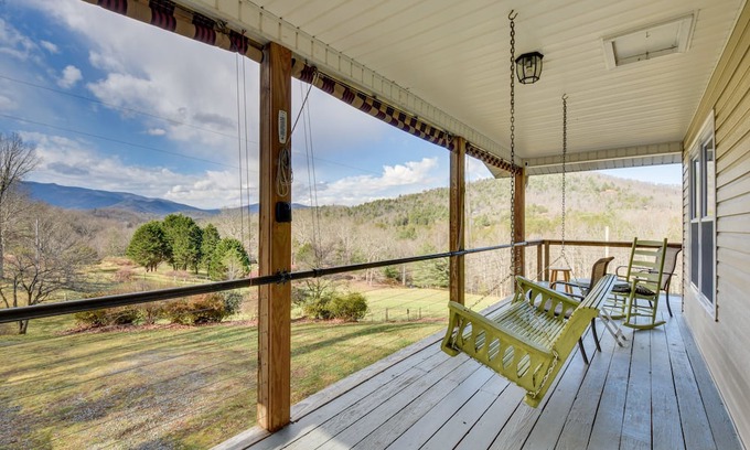 Franklin House | Pet-Friendly Otto Home - Fire Pit & Mountain Views
