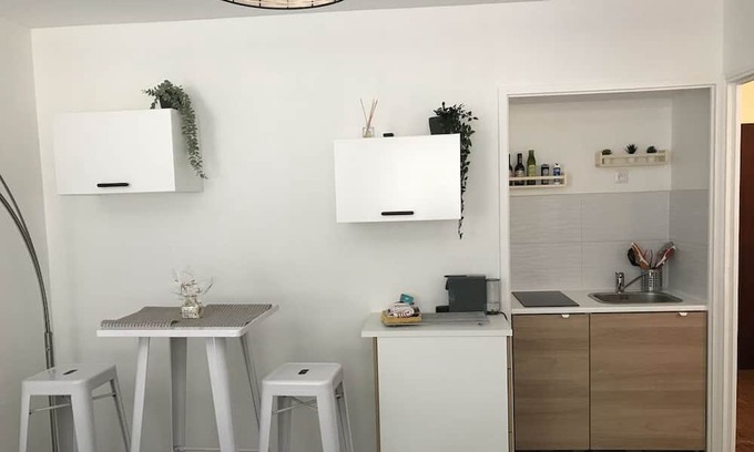 Le Redon Apartment | Vrbo Property