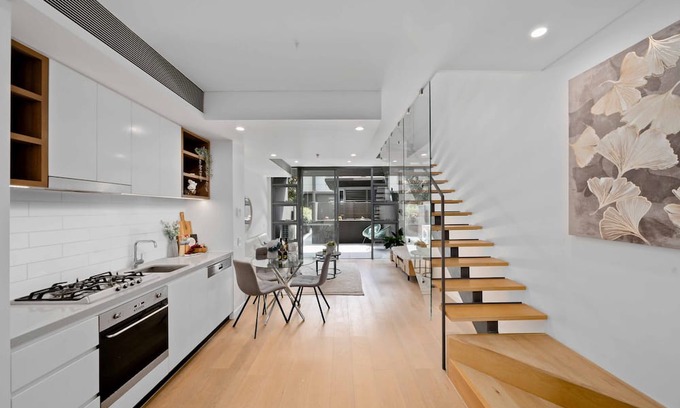 Strathfield Apartment | Ashfield 2Br steps to Shopping & Train Station