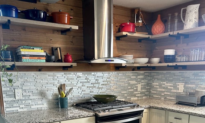 Chelsea Apartment | Minutes from Encore Casino, Airport, & Boston