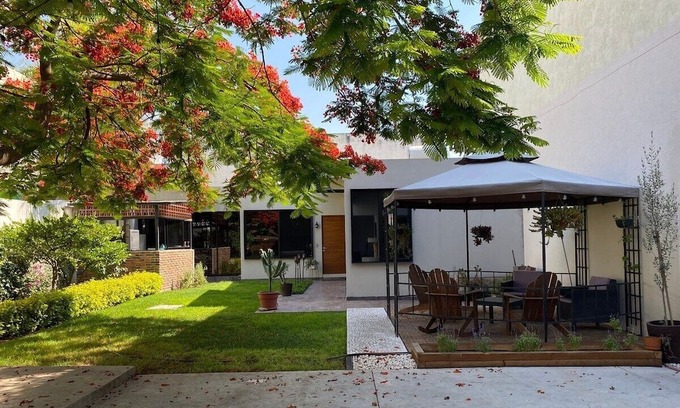 Queretaro House | CuartoH&H* 🛌🛀🚙 Privado*Wifi*Netflix*Centro*UAQ