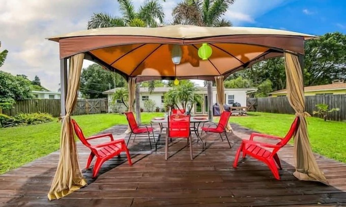 River District Apartment | 2 Bedroom 749286 by Houzlet
