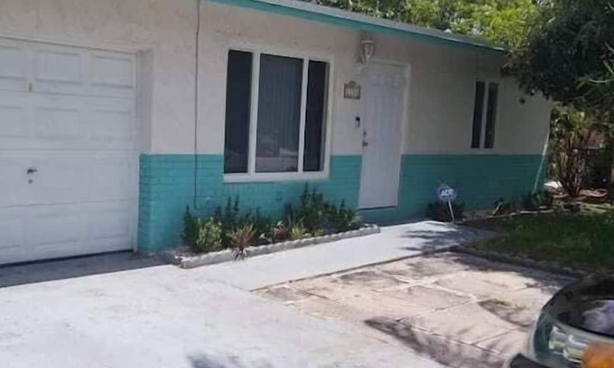 North Lauderdale Apartment | 3 Bedroom 751504 by Houzlet