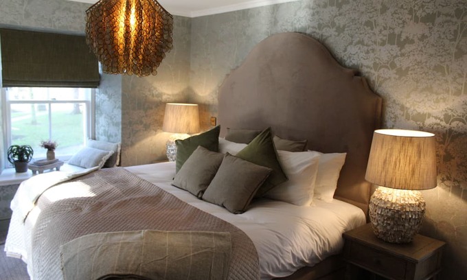 Dornoch Cottage | Dornoch - Cathedral House - sleeps 8 guests in 4 bedrooms