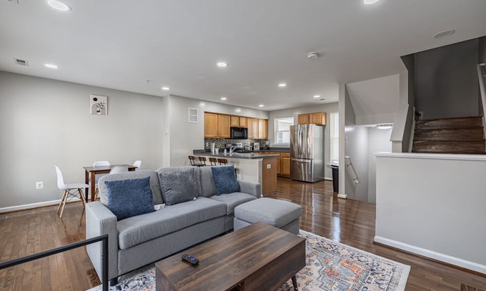 Navy Yard House | Gorgeous Central and Spacious 3 BR Rare DC Townhome