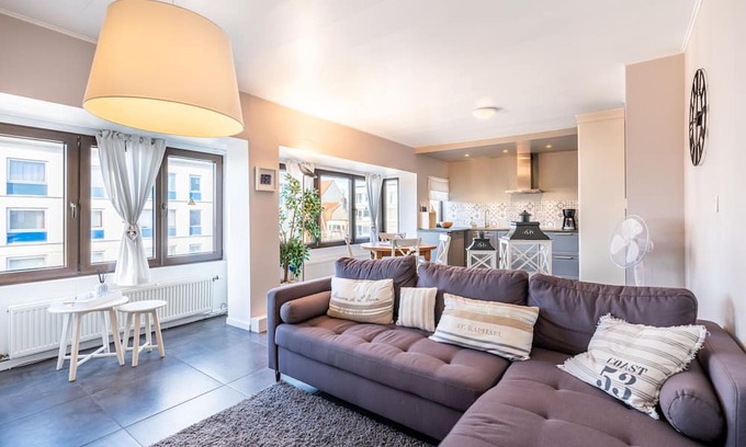 Koksijde-Bad Apartment | Les 4 Mouettes 402 located in the center