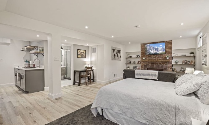 16th Street Heights Apartment | Cozy and modern Basement Apartment in great Washington, DC neighborhood!
