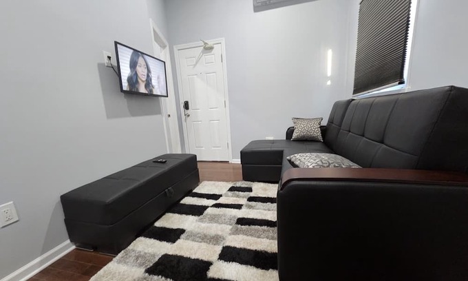 Hempstead House | Grandiosely Pleasant Suite