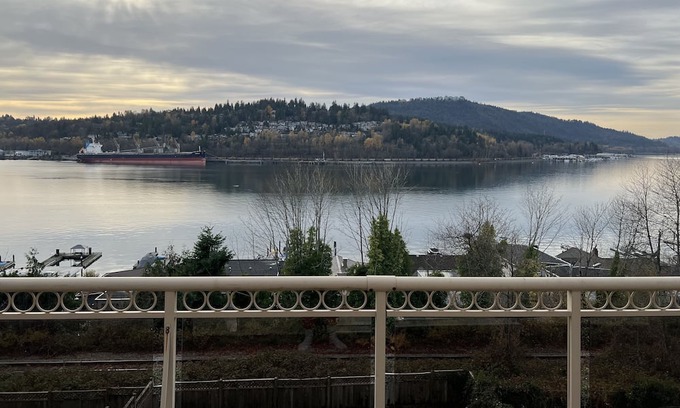 Port Moody House | Luxury Ocean View Retreat