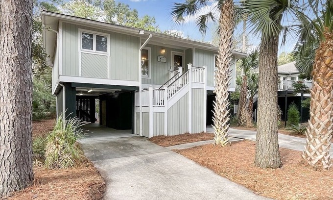 Twin Oaks House | 3 BR House inside Wild Dunes - Close to the Beach