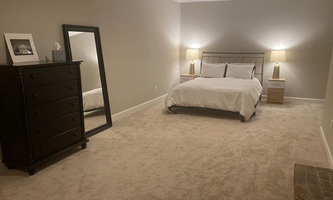 Rio Apartment | Spacious One Bedroom Apartment, Charlottesville! Beautiful & Convenient Location