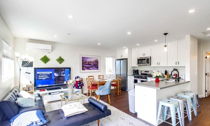 National City House | Modern, Downtown 3-Bedroom 3-Bath Home w/ Balcony Views, Free Parking & Laundry