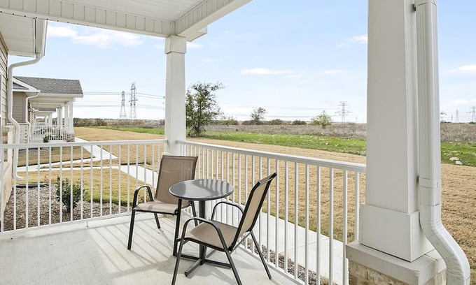 Fort Worth Apartment | Modern Apartment in Prime Location (ID1401X789)