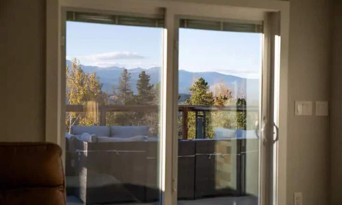 Black Hawk House | The Mountain Home Blackhawk