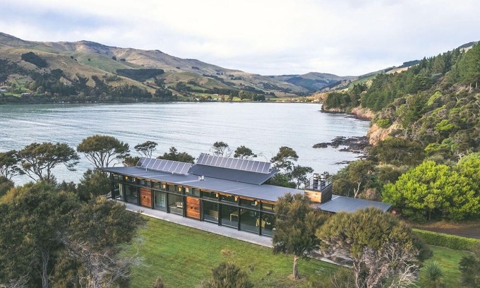 Pigeon Bay House | The Point - Luxury Holiday Home in Pigeon Bay