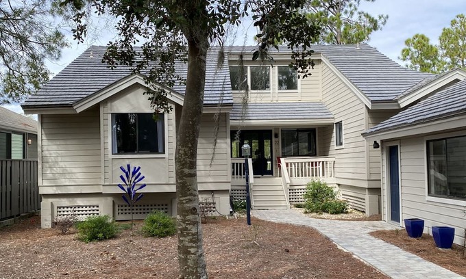 Moss Creek House | Delightful 3 bed, 3 bath home on a tidal marsh in private gated community