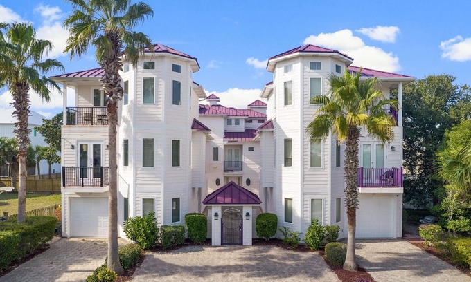 Laguna Beach Estates House | Laguna Beach: 4BR 4BA sleeps 12. Spacious townhouse for your perfect getaway.