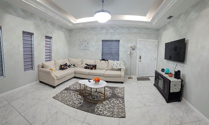 San Juan Apartment | Beautiful 2 bed apartment Near Everything