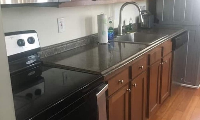 Niskayuna Apartment | Lovely 2 bedroom apartment with free parking