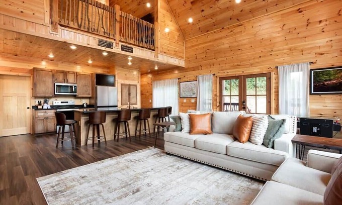 Gatlinburg Cabin | Mountain Views/Near DwTn Gat/New