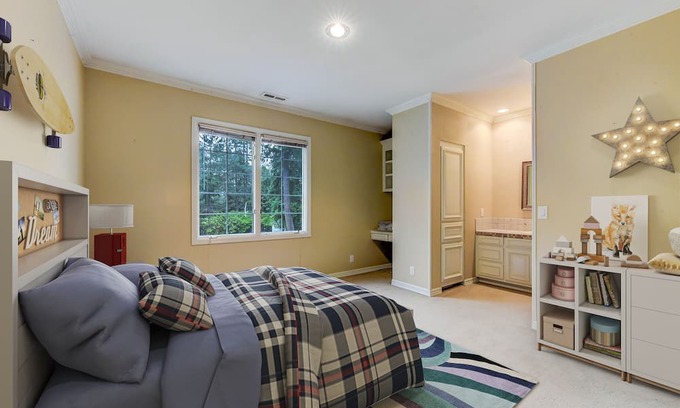 Medical Lake Apartment | Beautiful Loft Apartment in Historic Medical Lake!