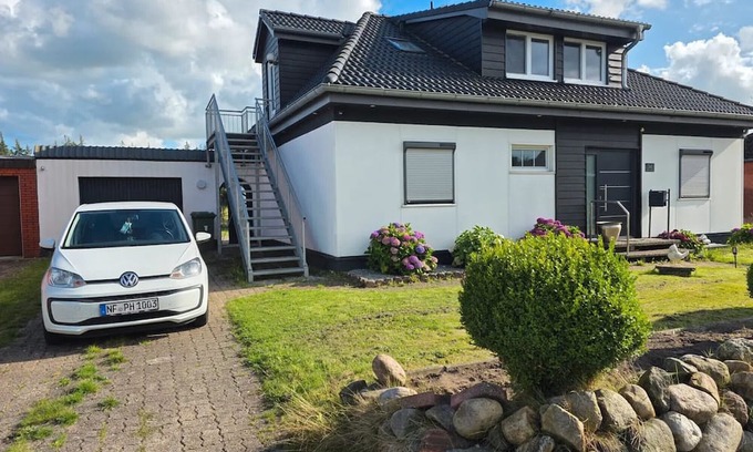 Leck Apartment | Apartment 'Ferienwohnung' with Wi-Fi
