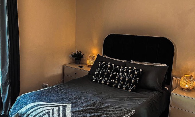 Abertillery House | Mariposa House - Retreat in South Wales