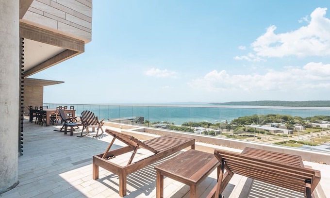Porto Nao Apartment | Stunning Sea Views from 3BR Penthouse F3