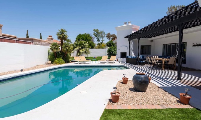Camelback East Villa | Phoenix 75 - Four Bedroom Villa, Sleeps 12