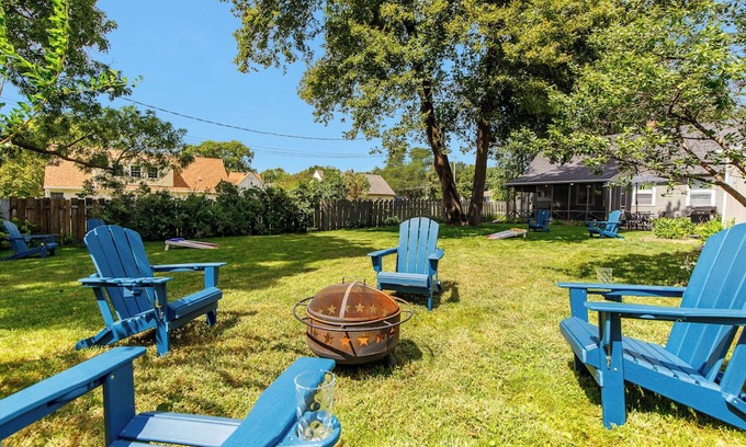 Ames House | Crane Haven - Walk to CyRide, Games & Grill