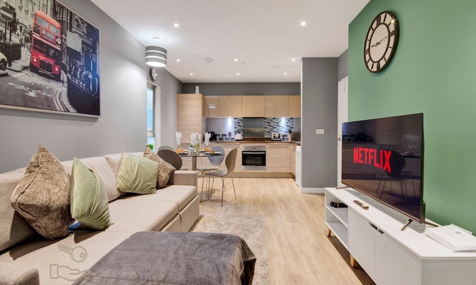Fairfield Apartment | Deluxe Croydon Apartment - NHS & Professionals