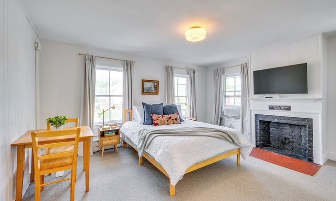 Waterbury Apartment | 15 Mi to Stowe Mountain Resort: Main Street Studio