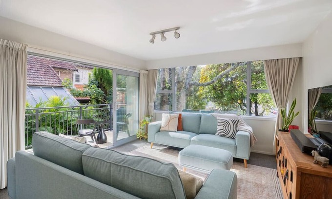 Epsom Apartment | City Fringe Epsom Oasis
