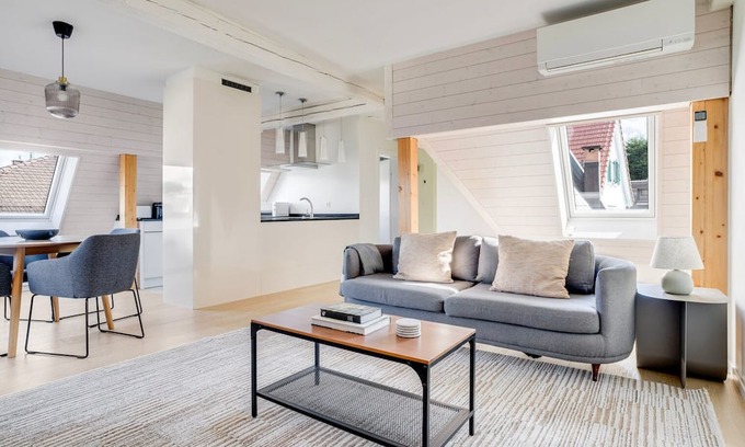 District 2 Apartment | Blueground | Enge, terrace, nr Lake Zürich