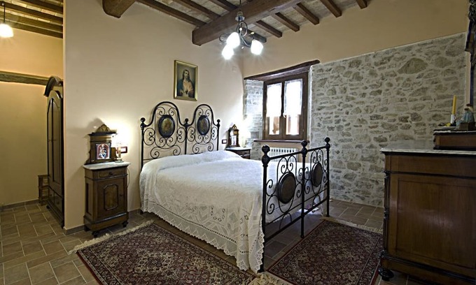 Uncinano Bed & Breakfast | SUITE TWO BEDROOM AND BATHROOM