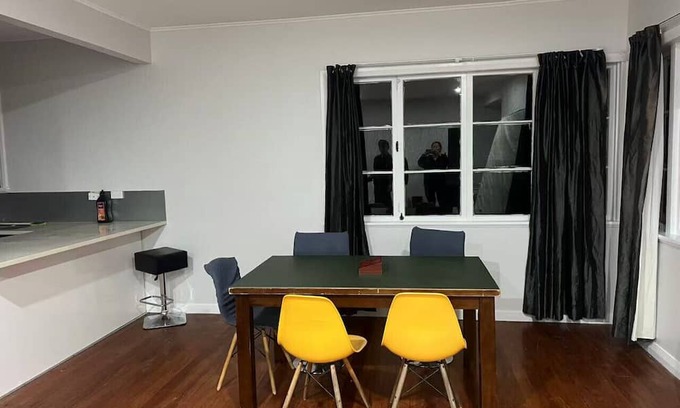 Mount Albert House | 3 bedroom House, 12 Plyllis st