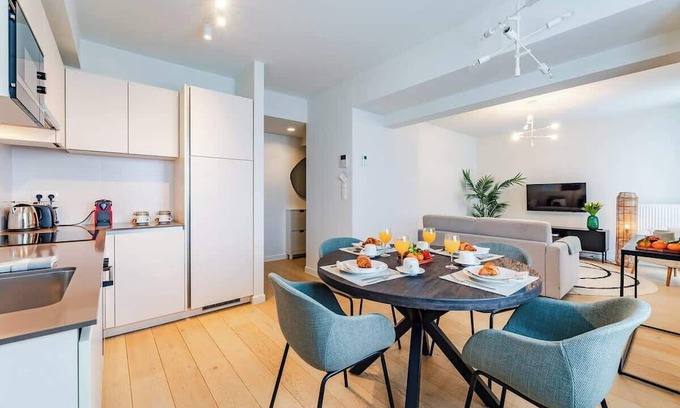 Plasky Apartment | Luxurious 2-BR flat Near NATO & EU