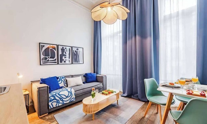 Lower Town Apartment | Stylish Apt Near Grand Place