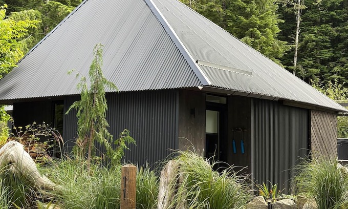 Port Renfrew Cabin | Flow Cottage - #11 Flow. Modern. Nordic Cabin, Hot Tub. Outdoor Shower