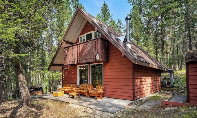 East Kootenay Apartment | Dorothy in the Woods | Fire Pit | Fireplace | Yard