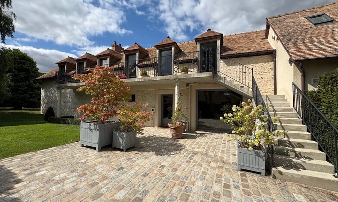Saint-Pierre-d'Autils Apartment | Exceptional country apartment with pool, jacuzzi and sauna